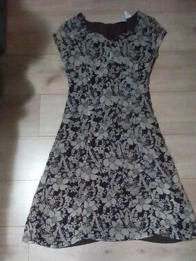 Jaclyn Smith Black and Beige Floral Midi Dress